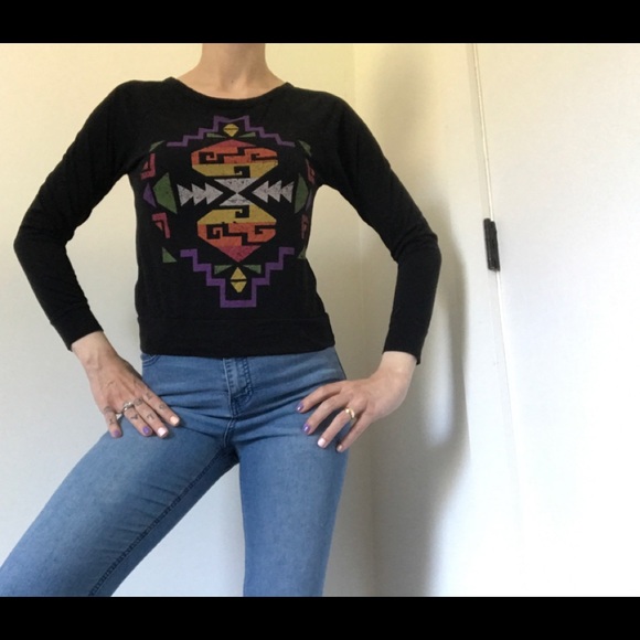 Forever 21 Tops - Forever 21 Aztec Print Long Sleeve Tee